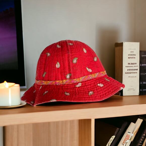 90s Vintage Quilted Paisley Bucket Hat Red - Picture 1 of 8